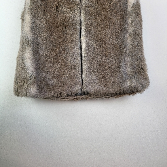 Talula Aritzia Park Slope Vest Faux fur Size Small Fall Winter - Picture 4 of 8